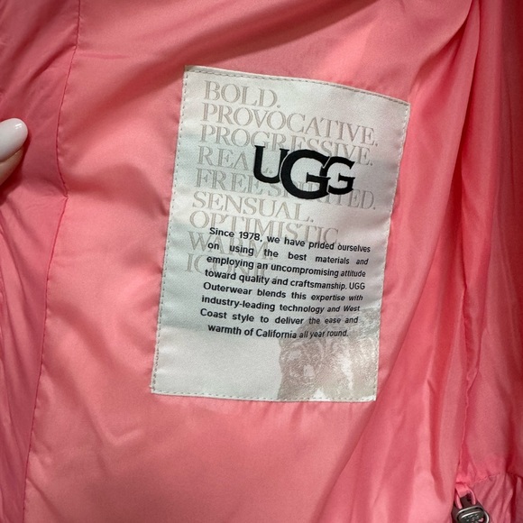New with tags UGG Vickie pink Puffer Jacket. Size M - Picture 11 of 13
